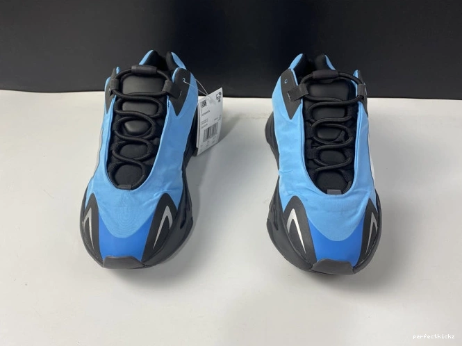 Yeezy 'Bright Boost Cyan' GZ3079 ADIDAS 700 MNVN 0722